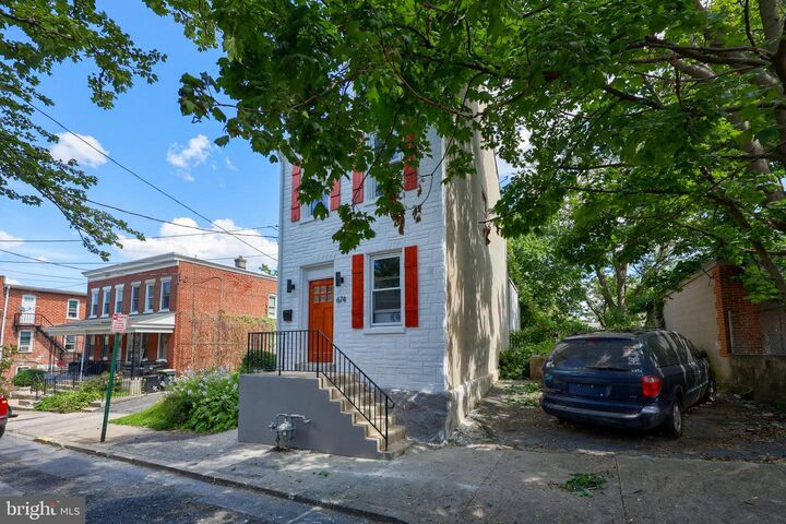 Property Photo: 674 W Vine Street PA 17603