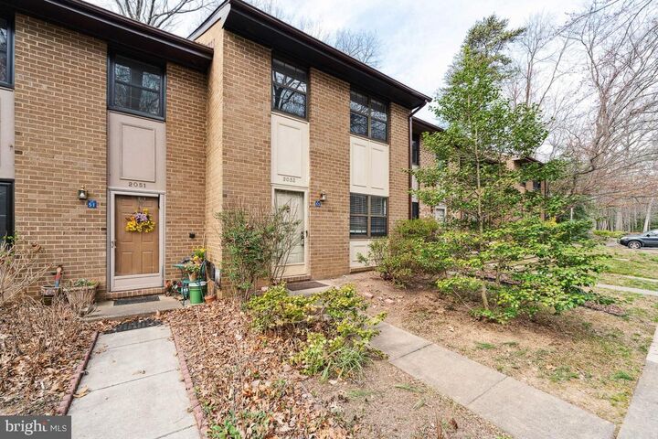 Property Photo: 2053 Headlands Circle VA 20191