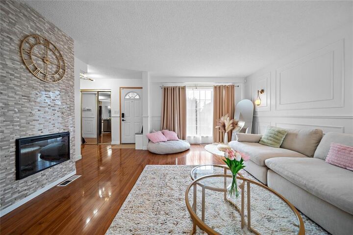 Property Photo: 39 Vineland Crescent MB R3Y 1T4