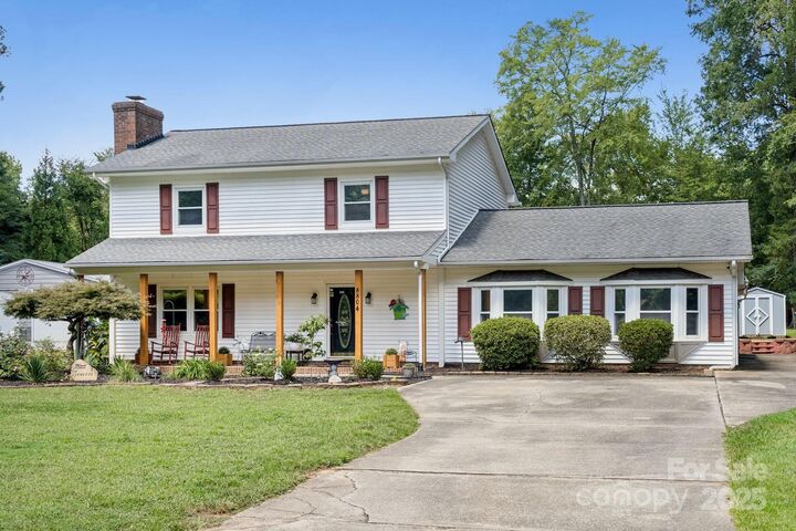 Property Photo: 8804 Chinaberry Lane NC 28027