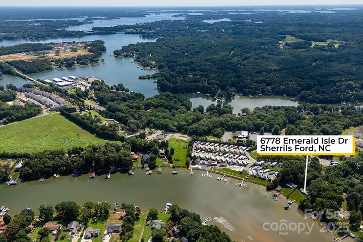 6778 Emerald Isle Drive  Sherrills Ford NC 28673 photo