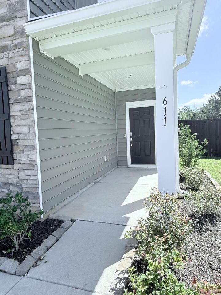 Property Photo:  611 Squire Pope Road  SC 29486 