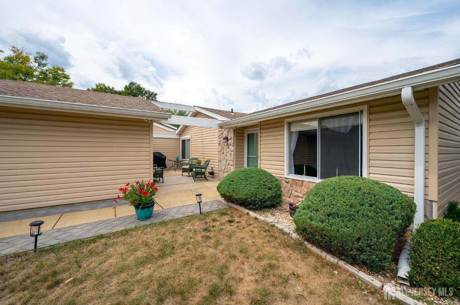 Property Photo:  169 Laurel Plaza C  NJ 08831 