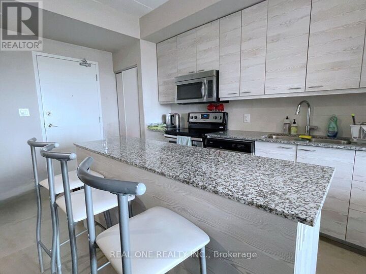 Property Photo:  280 Lester Street 514  ON N2L 0G2 