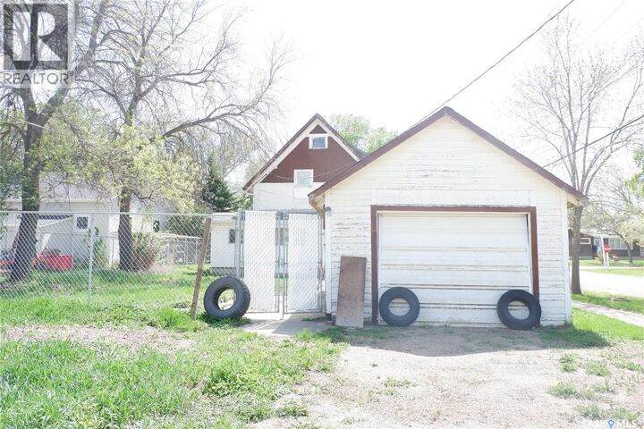 Property Photo: 113 2nd Avenue W SK S0H 3G0