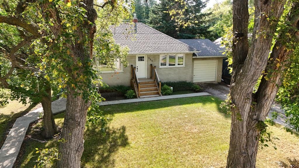 Property Photo: 222 Broadway Avenue MB R0K 1G0