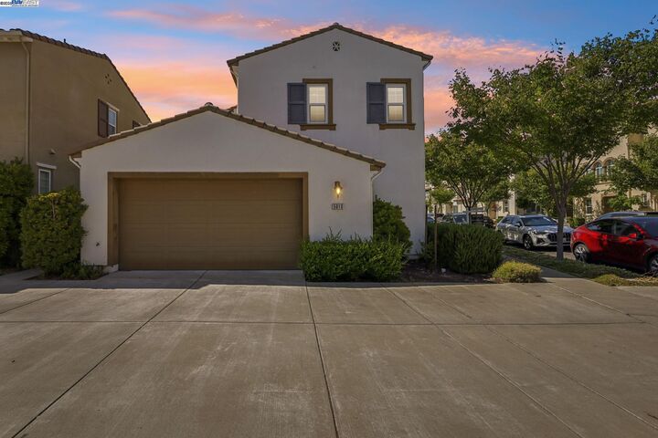 Property Photo: 5010 Barrenstar Way CA 94582