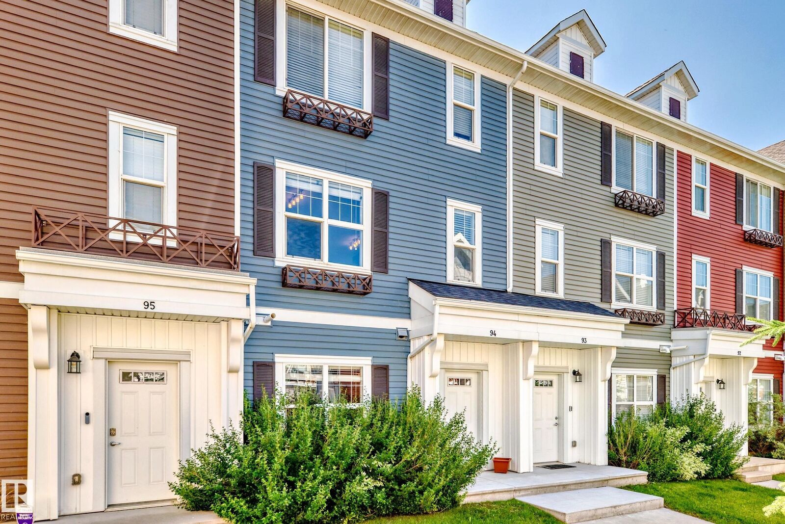 Property Photo: 903 Crystallina Nera Way NW 94 AB T5Z 0N6