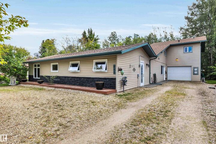 Property Photo: 605 6th Street AB T0E 1A0