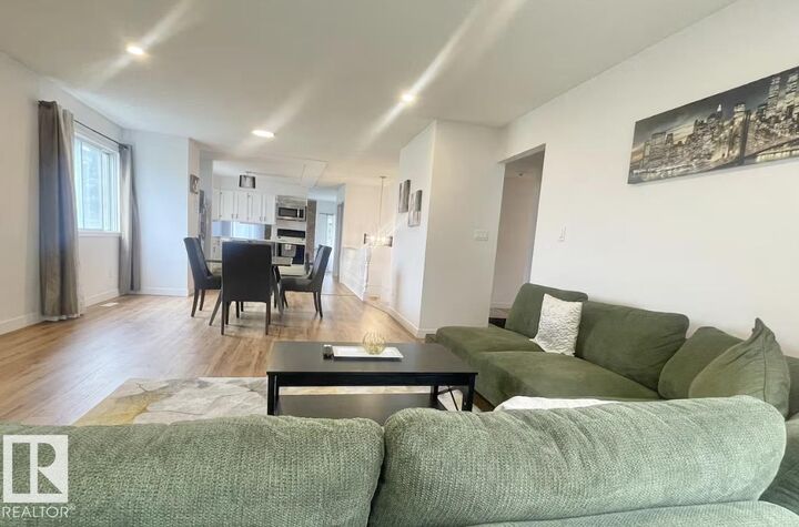 Property Photo:  2907 67 Street NW  AB T6K 1N2 