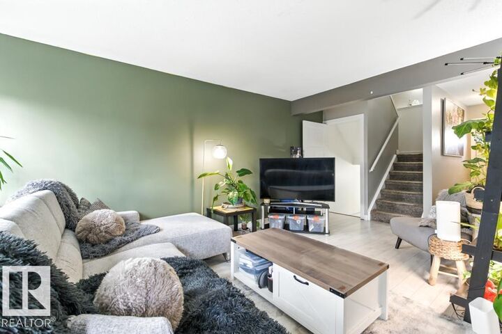 Property Photo: 123 Cornell Court NW AB T5C 3C3