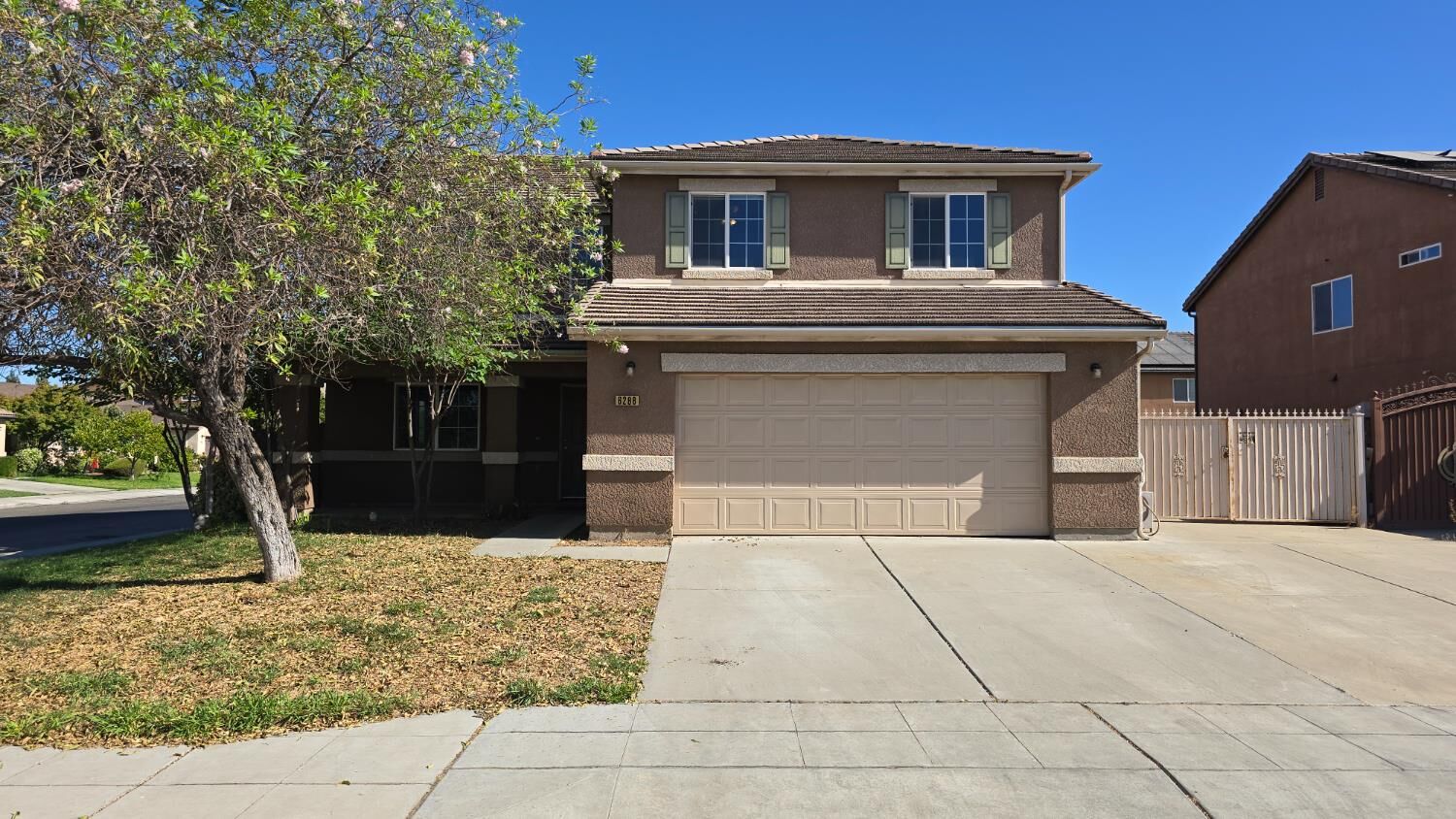 Property Photo:  6288 E Woodward Avenue  CA 93727 