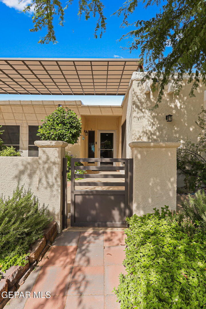 Property Photo: 605 Cresta Alta Drive TX 79912