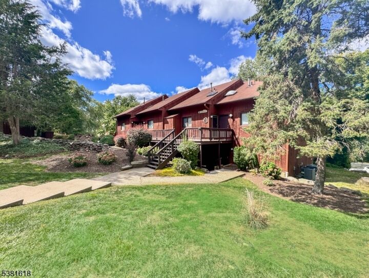 5 Sugar Loaf Ct Unit 4  Vernon Twp. NJ 07462 photo