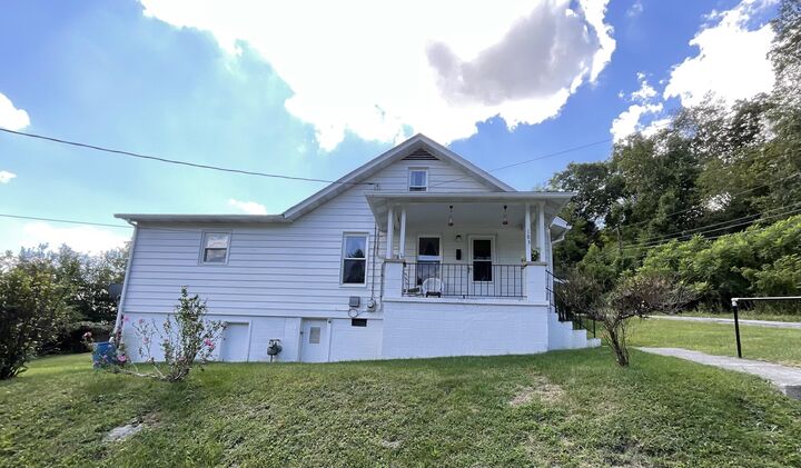 183 Spring St  Ronceverte WV 24970 photo