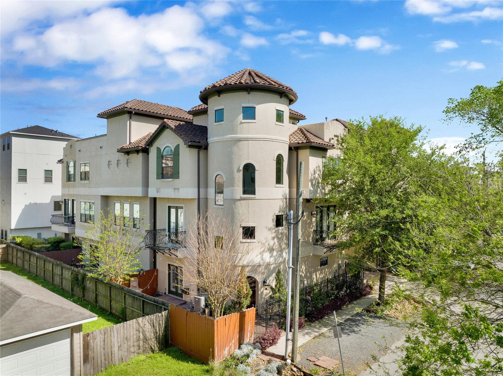 Property Photo:  1602 Fowler Street  TX 77007 