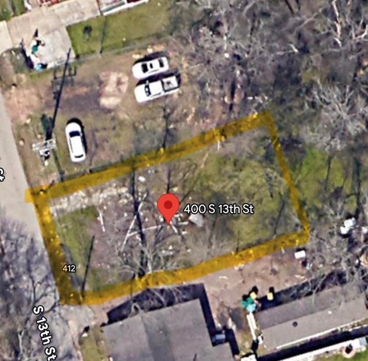 Property Photo: 400 S 13th Street TX 77301