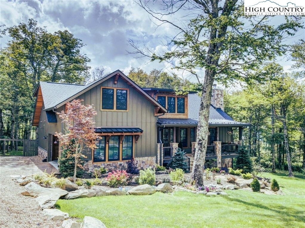 Property Photo:  137 Green Cliffs Road  NC 28604 