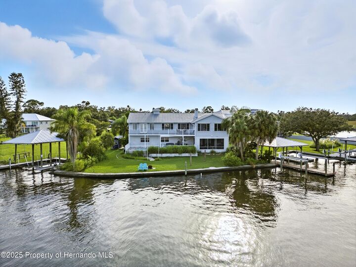 Property Photo:  2435 N Watersedge Drive  FL 34429 
