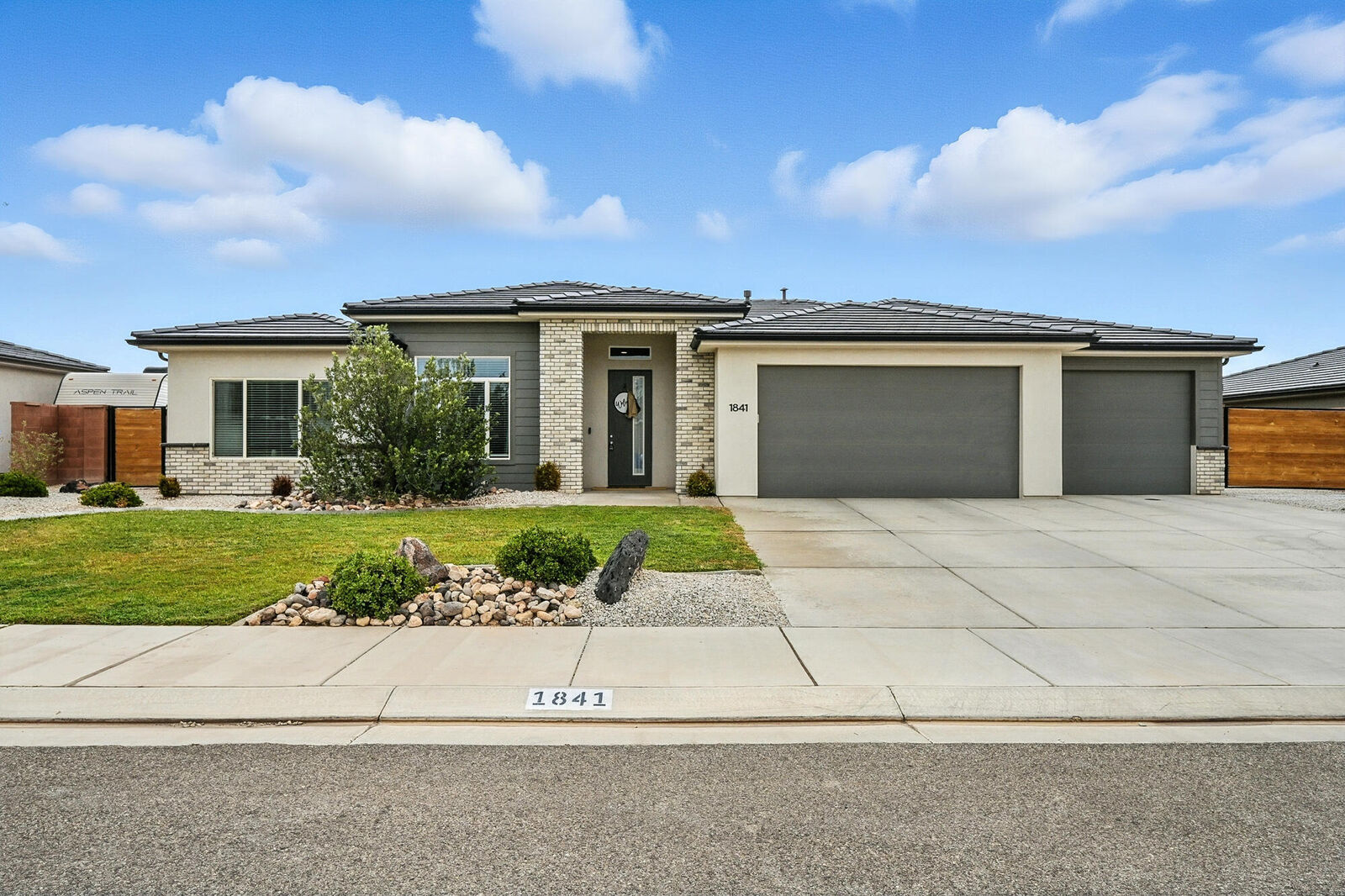 Property Photo:  1841 E Honeycomb Dr  UT 84790 