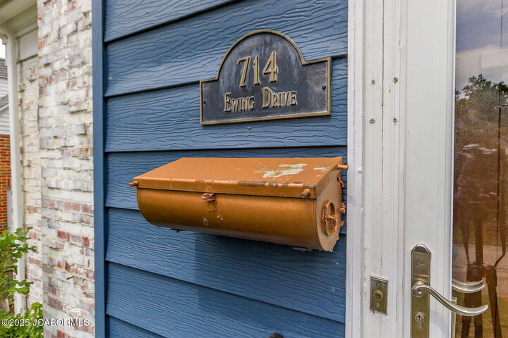 Property Photo: 714 Ewing Drive MO 65101