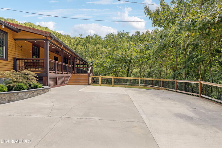 Property Photo:  2029 Windy Lane  TN 37876 