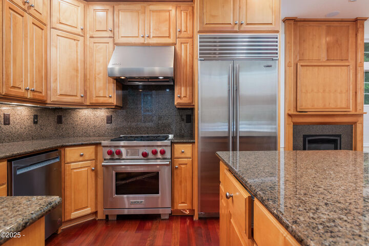 Property Photo:  215 Nesting Glade  OR 97341 