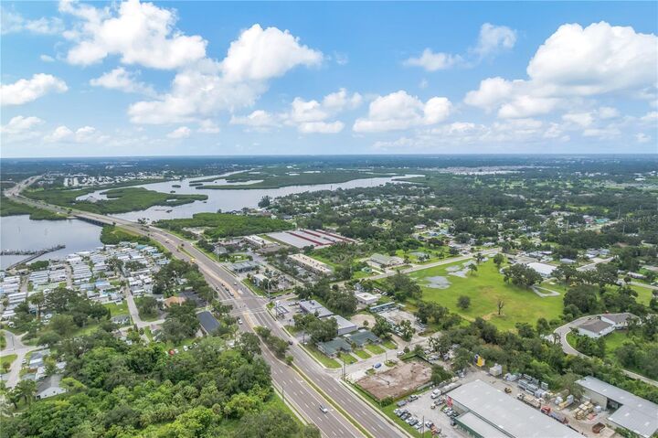 Property Photo: 503 26th Street E FL 34208