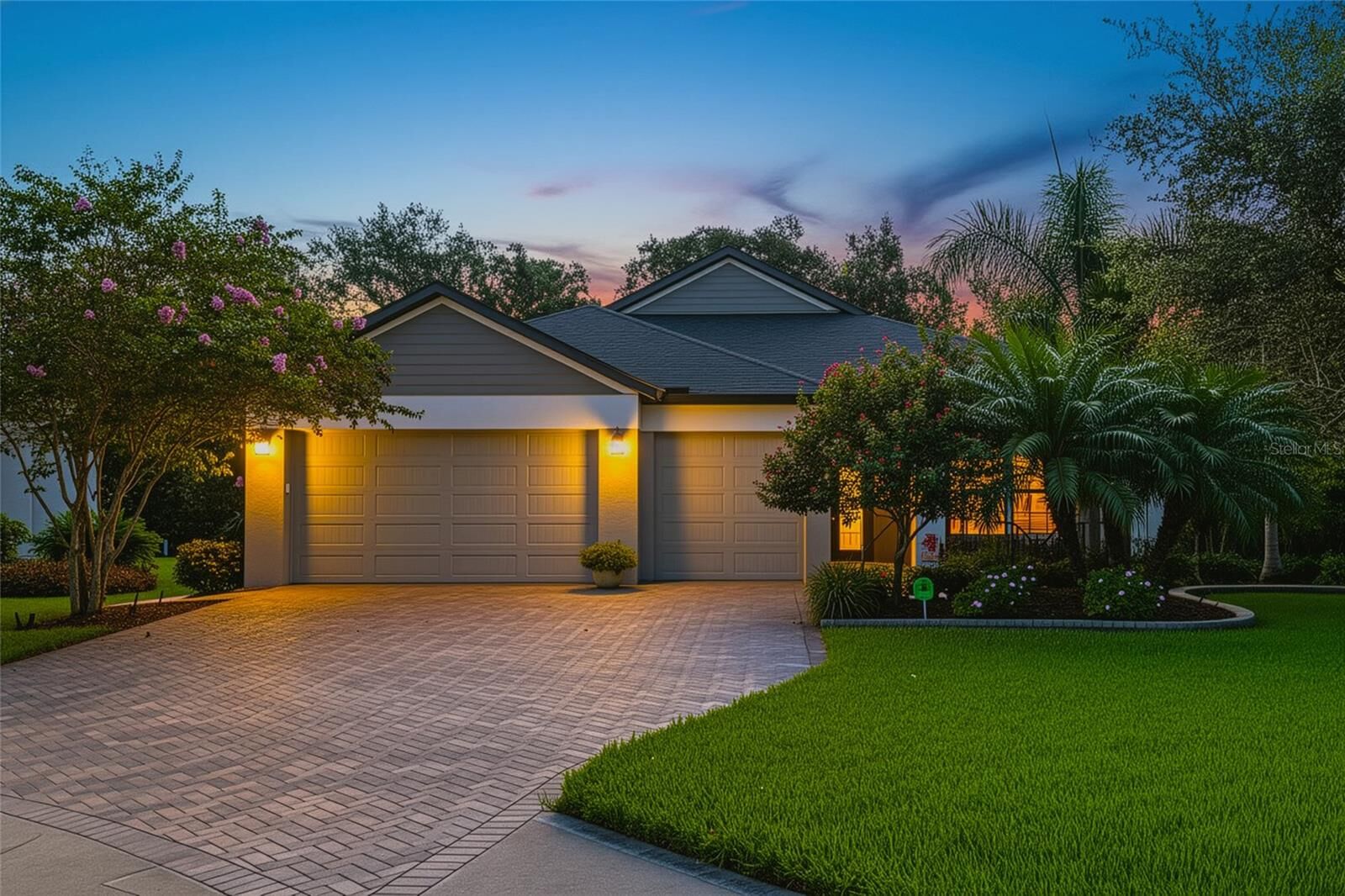 Property Photo: 11918 Petunia Terrace FL 34212