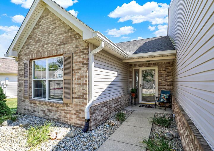 Property Photo:  17736 Crown Pointe Court  IN 46062 