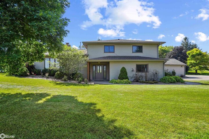 Property Photo: 2602 Ridge Road IA 50158