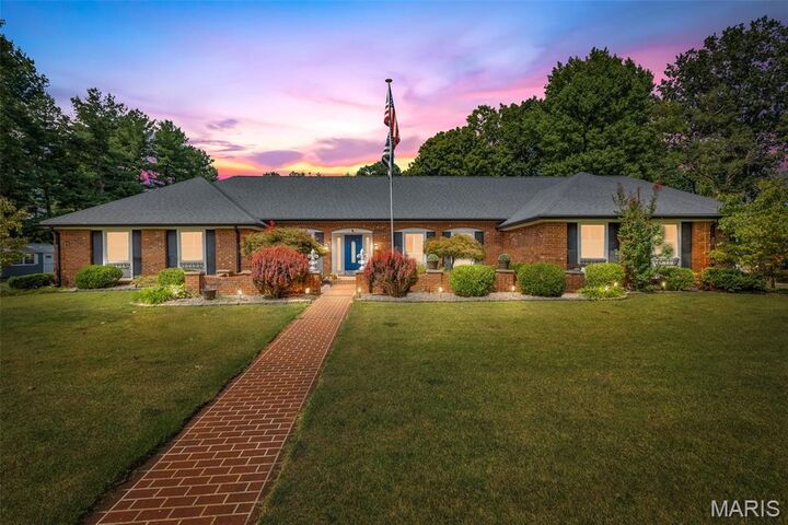 537 Yosemite Street  Farmington MO 63640 photo