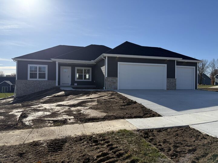 Property Photo:  202 Edgewater Ct  WI 53091 