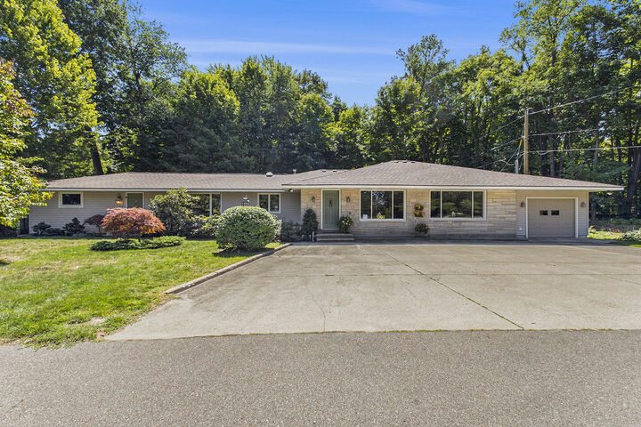 1504 South Shore Drive  Holland MI 49423 photo