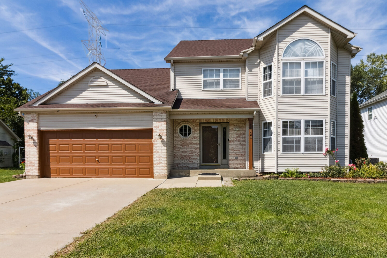 Property Photo: 1110 Natalie Drive IL 60185