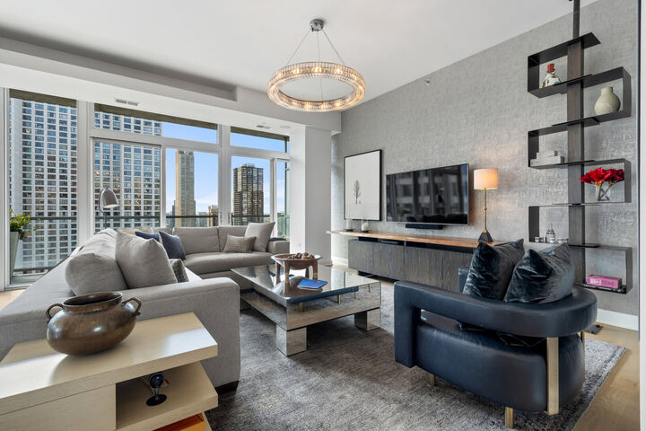 Property Photo:  550 N Saint Clair Street 2502  IL 60611