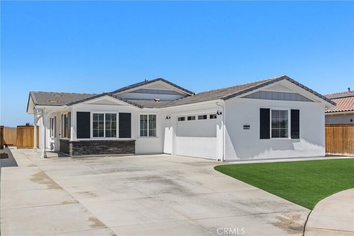 Property Photo: 5807 Foxglove Court CA 93455