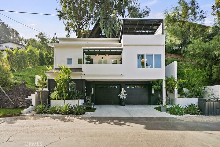 Property Photo: 5305 Campo Rd CA 91364