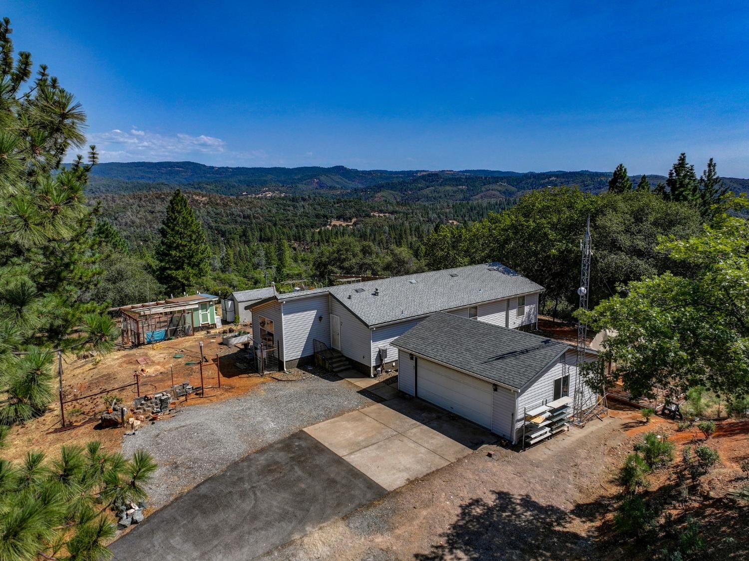 Property Photo: 176 McKinney Diggins Road CA 95246