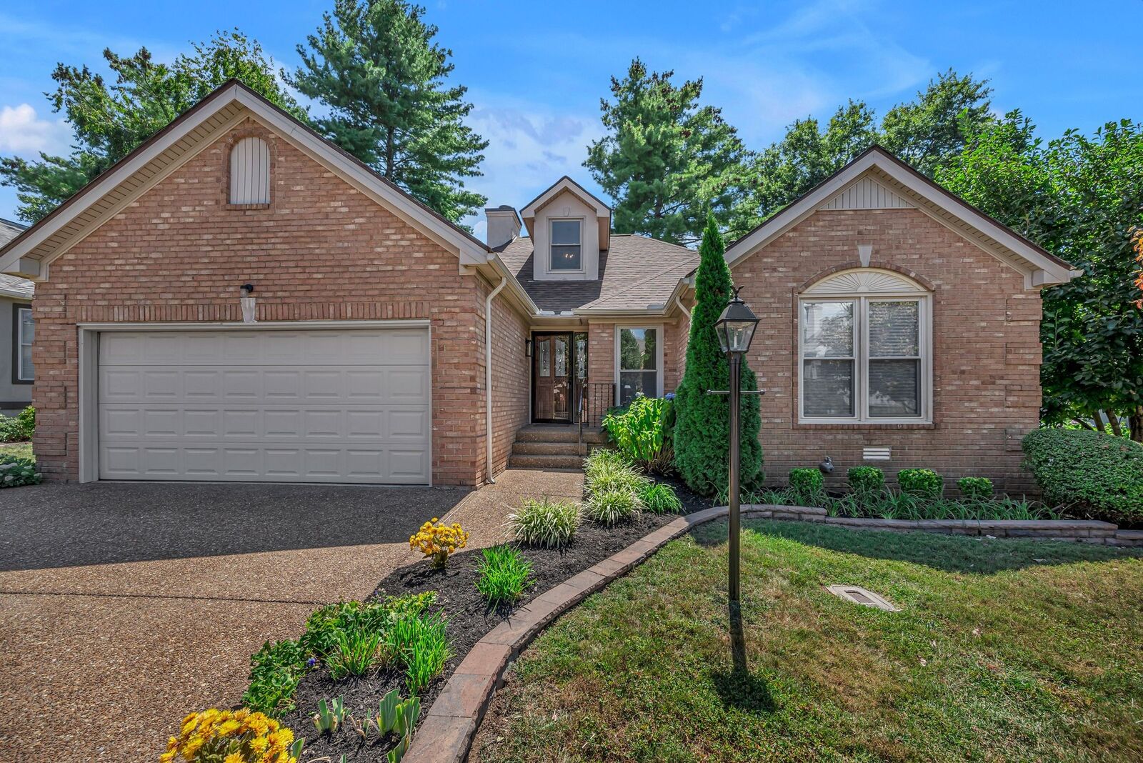 Property Photo:  212 Lexington Way  TN 37076 
