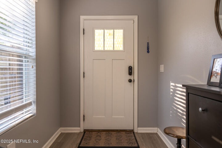 Property Photo:  1319 Lasalle Street  FL 32207 