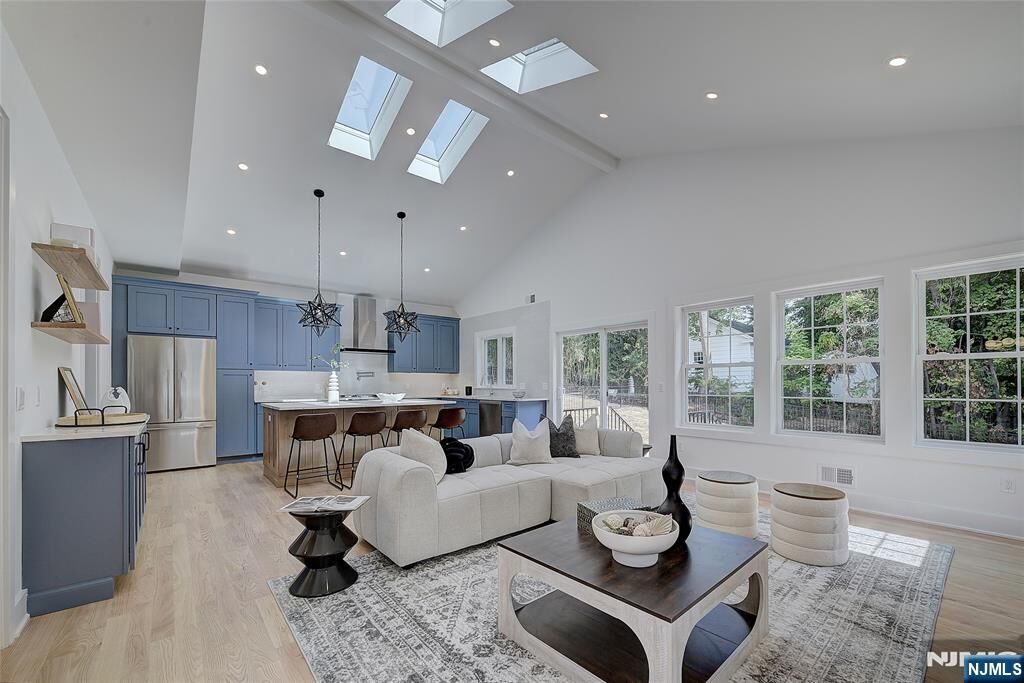 Property Photo:  13 Collinwood Road  NJ 07040 