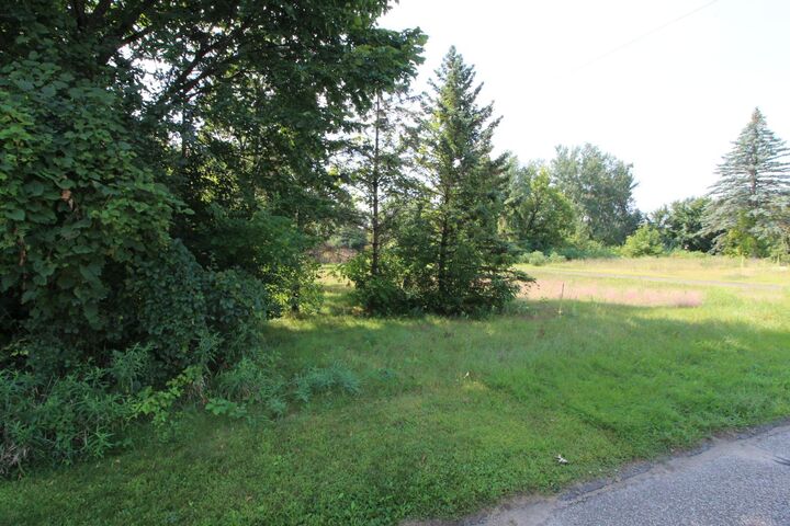 Property Photo: 802 Lois Lane MN 55014