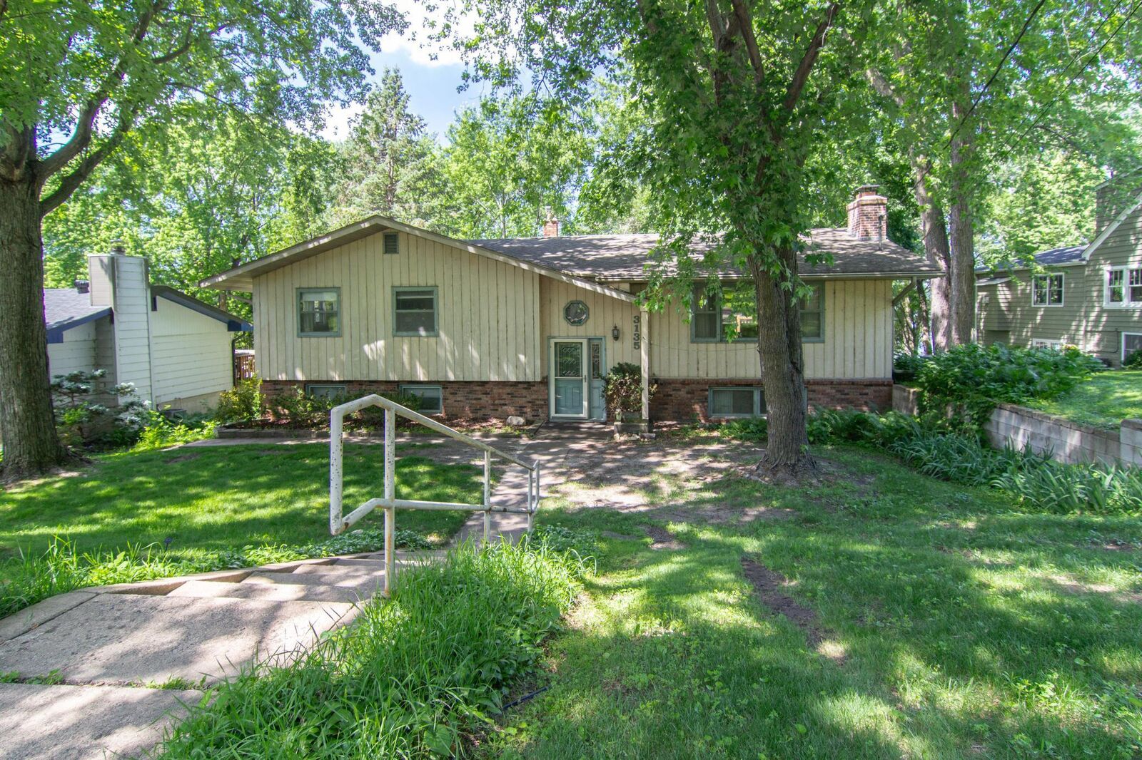 Property Photo: 3135 Woodbridge Street MN 55126