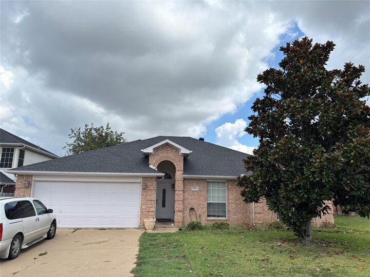 Property Photo: 1104 Brandy Station Road TX 75052