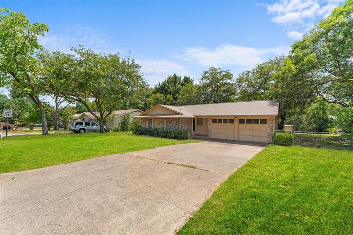 Photo de la propriété:  438 Parkview Drive  TX 75137 