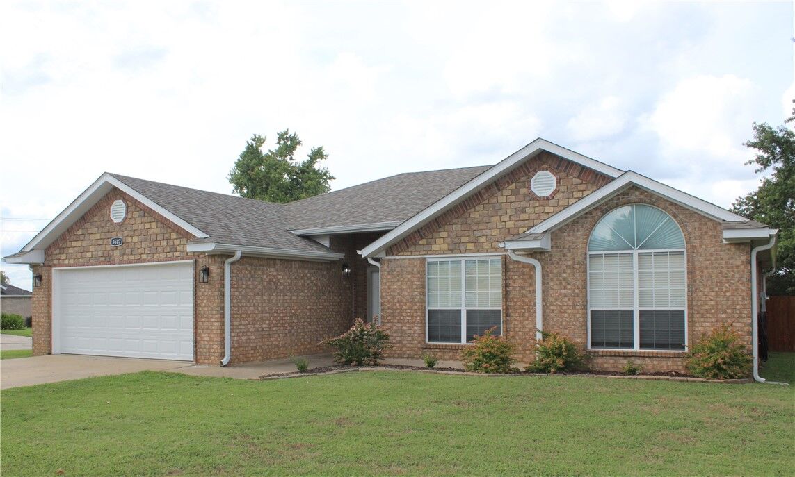 Property Photo: 3607 W Bishop Drive AR 72756