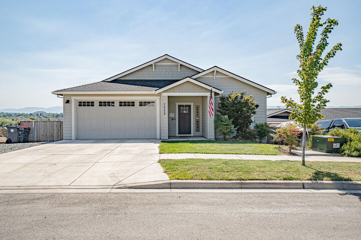 2008 Hondeleau Lane  Medford OR 97504 photo