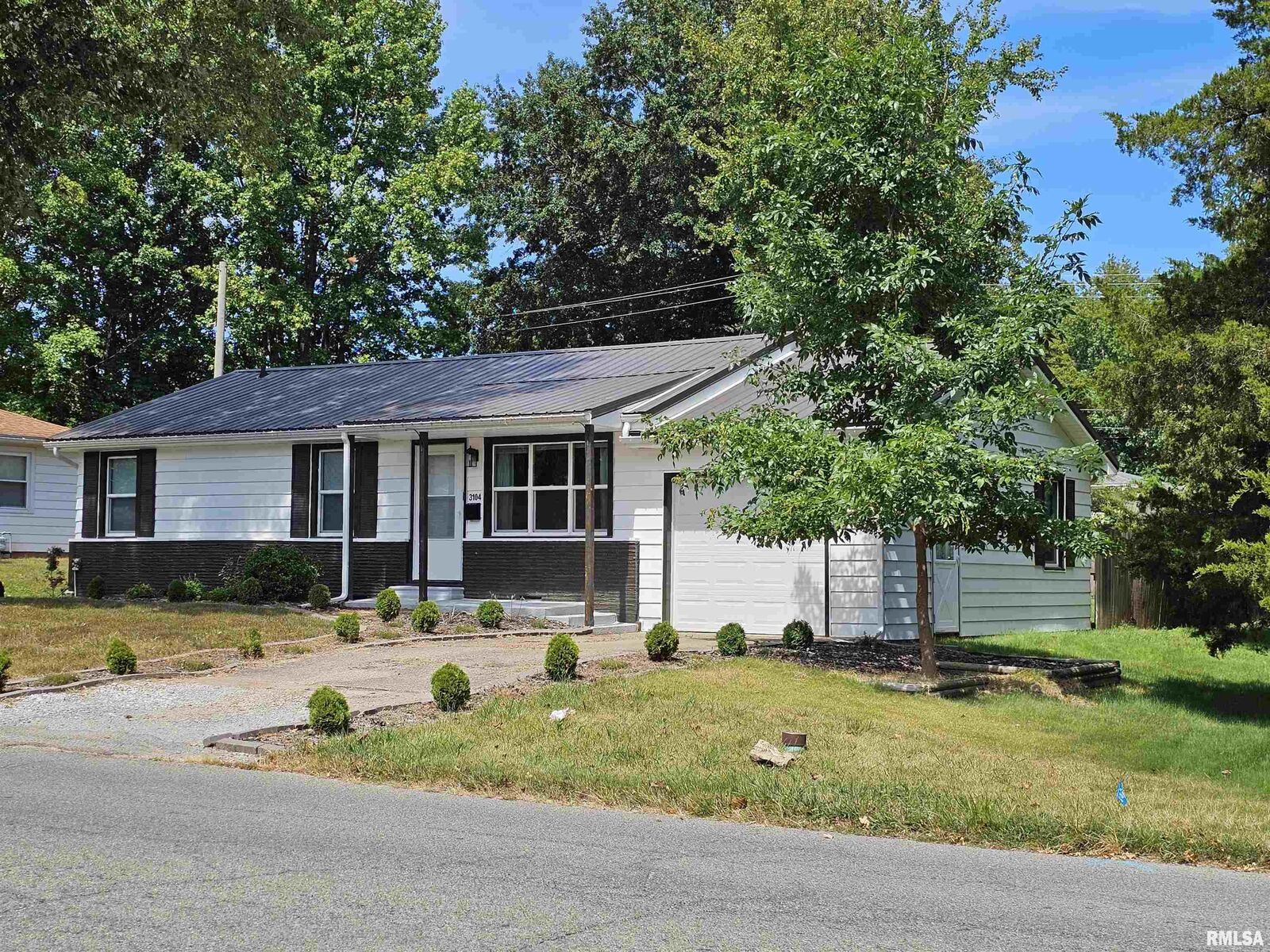 Property Photo: 3104 Cherry Street IL 62864