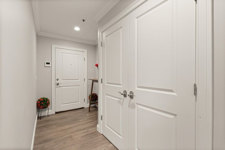 Property Photo:  181 South Franklin St. 102  MA 02343 